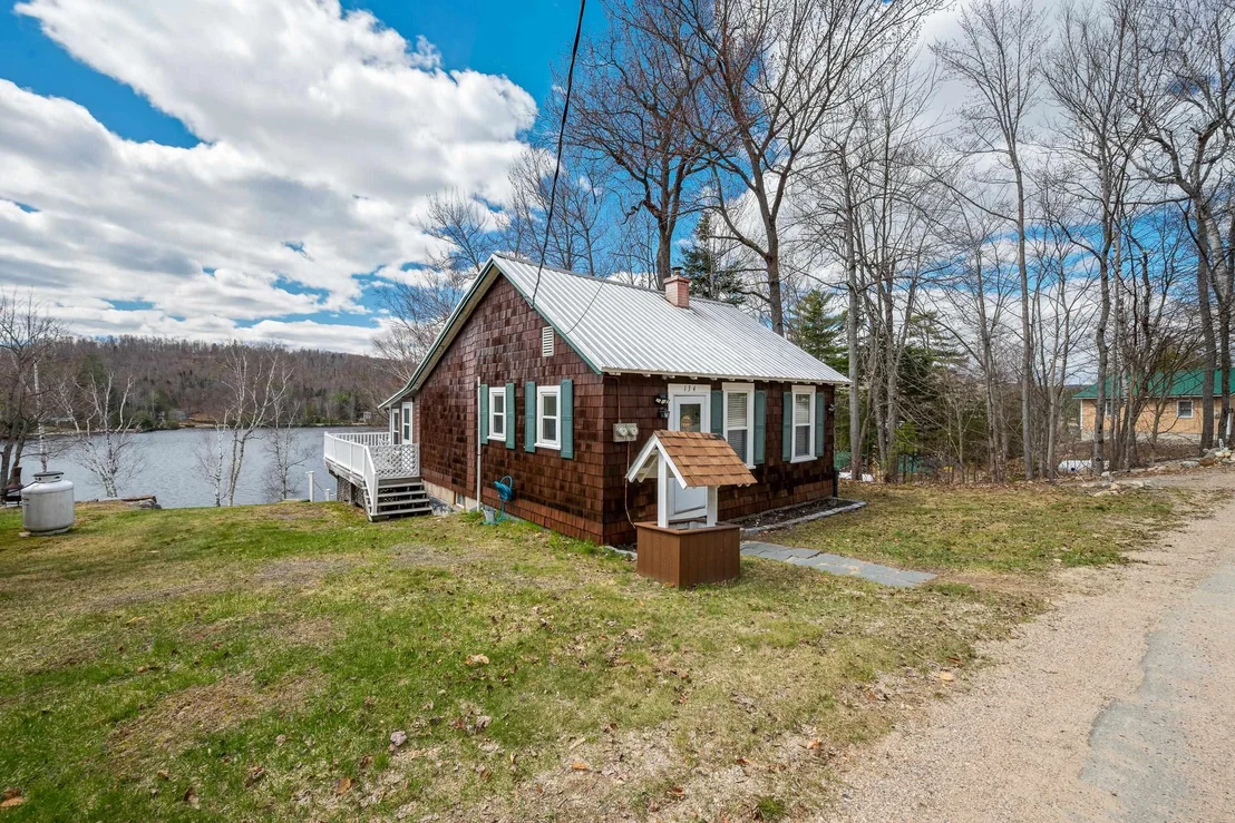Photo of 134 Cedar Pond
