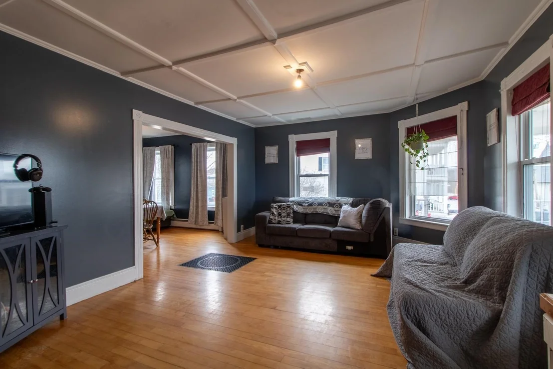 Photo of 44 Taylor