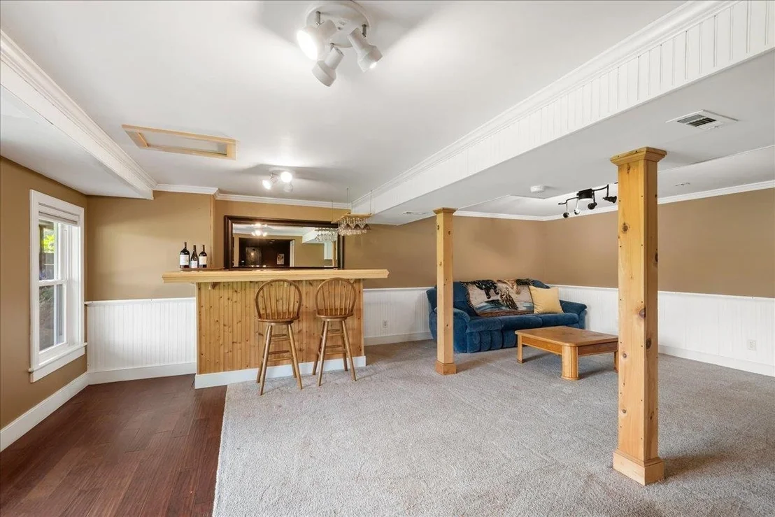 Photo of 381 Bennett