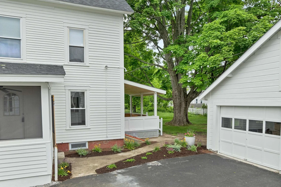 Photo of 33 Spruce