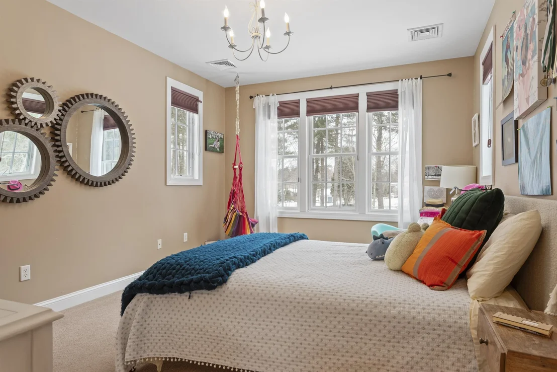 Photo of 3 Whitehorse