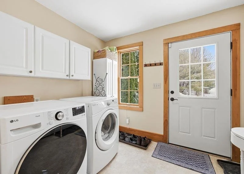 Photo of 692 Old Walpole