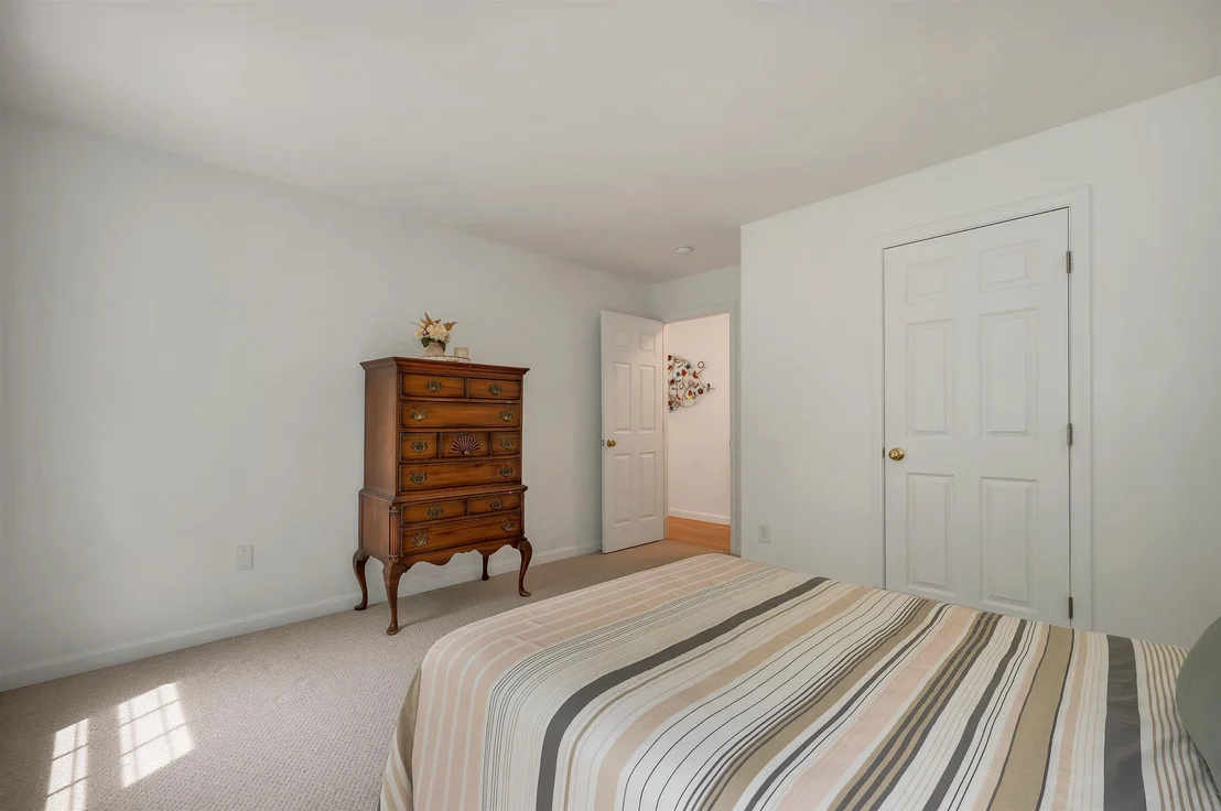 Photo of 537 Pingree Hill