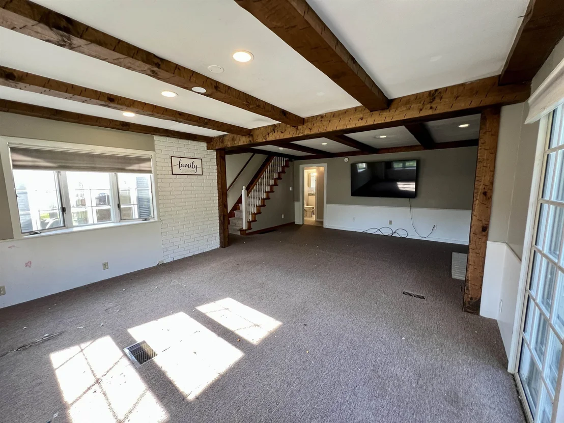Photo of 159 Riverdale