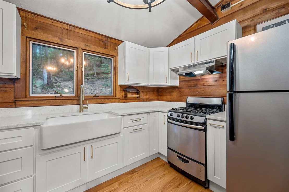 Photo of 17 Middle Pines