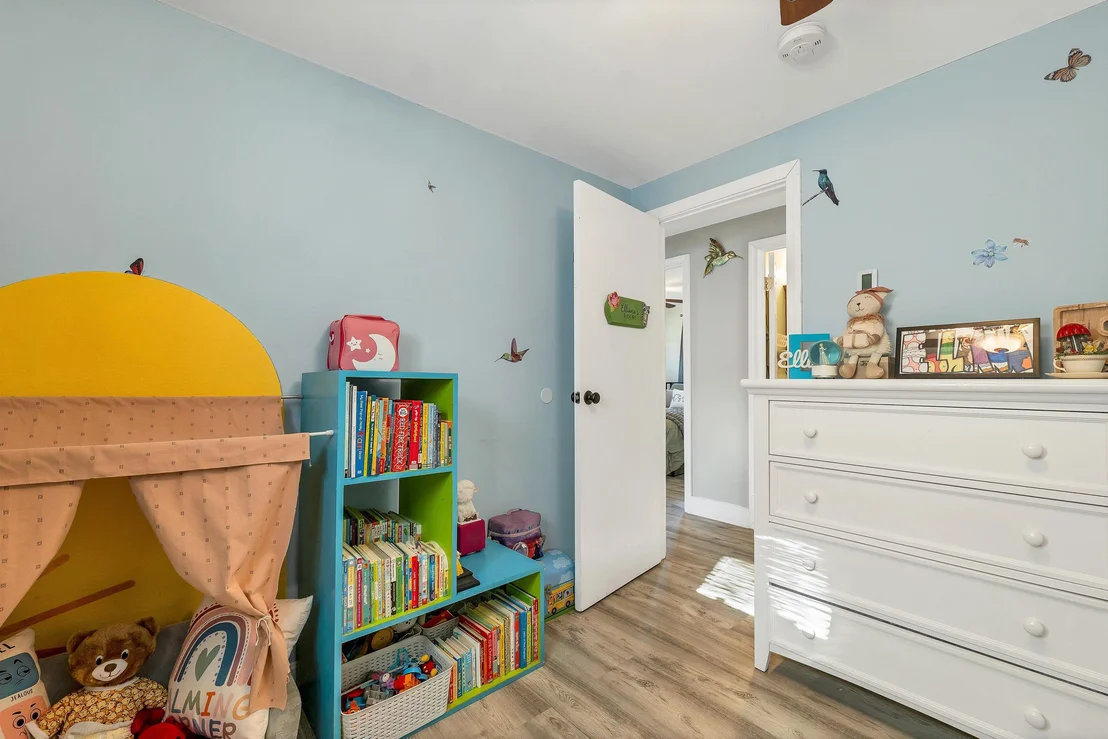 Photo of 6 Emerson