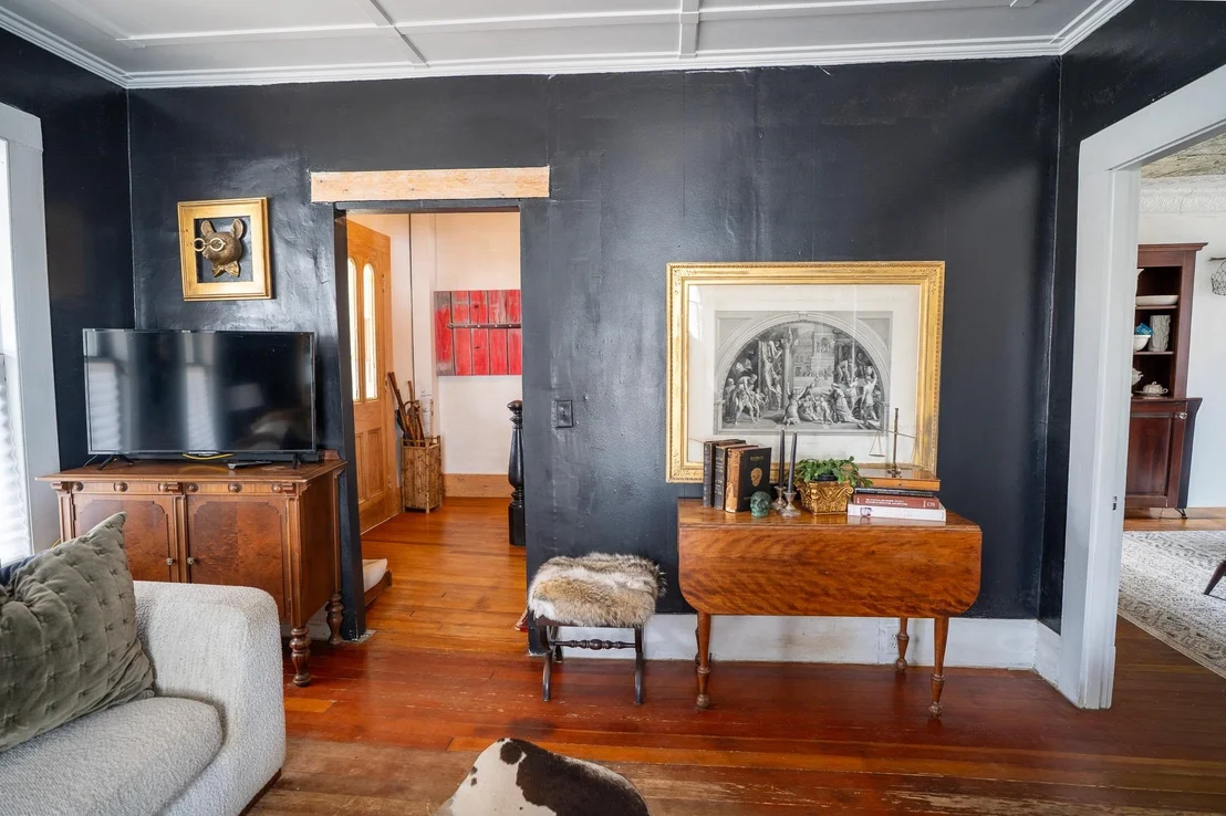Photo of 370 Main