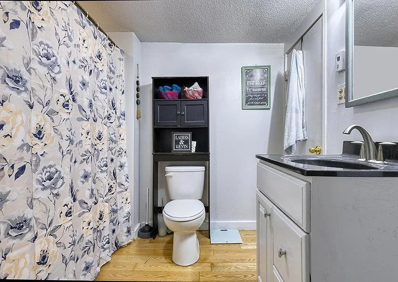Photo of 552 Valley