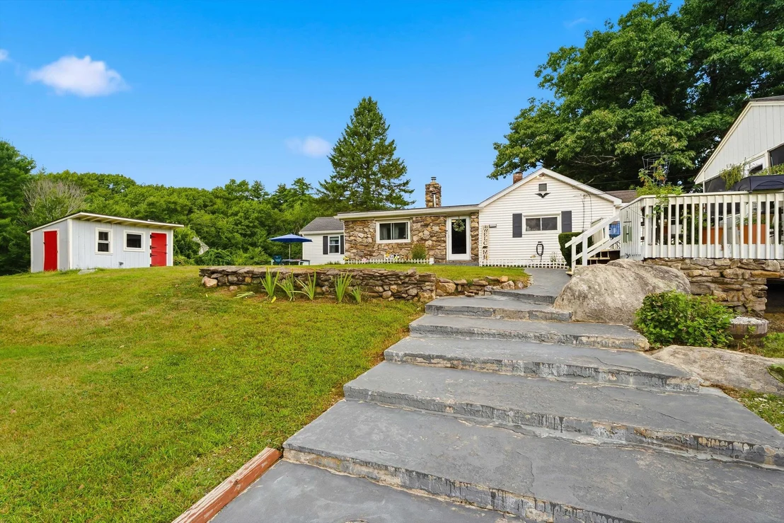 Photo of 33 Beacon Hill