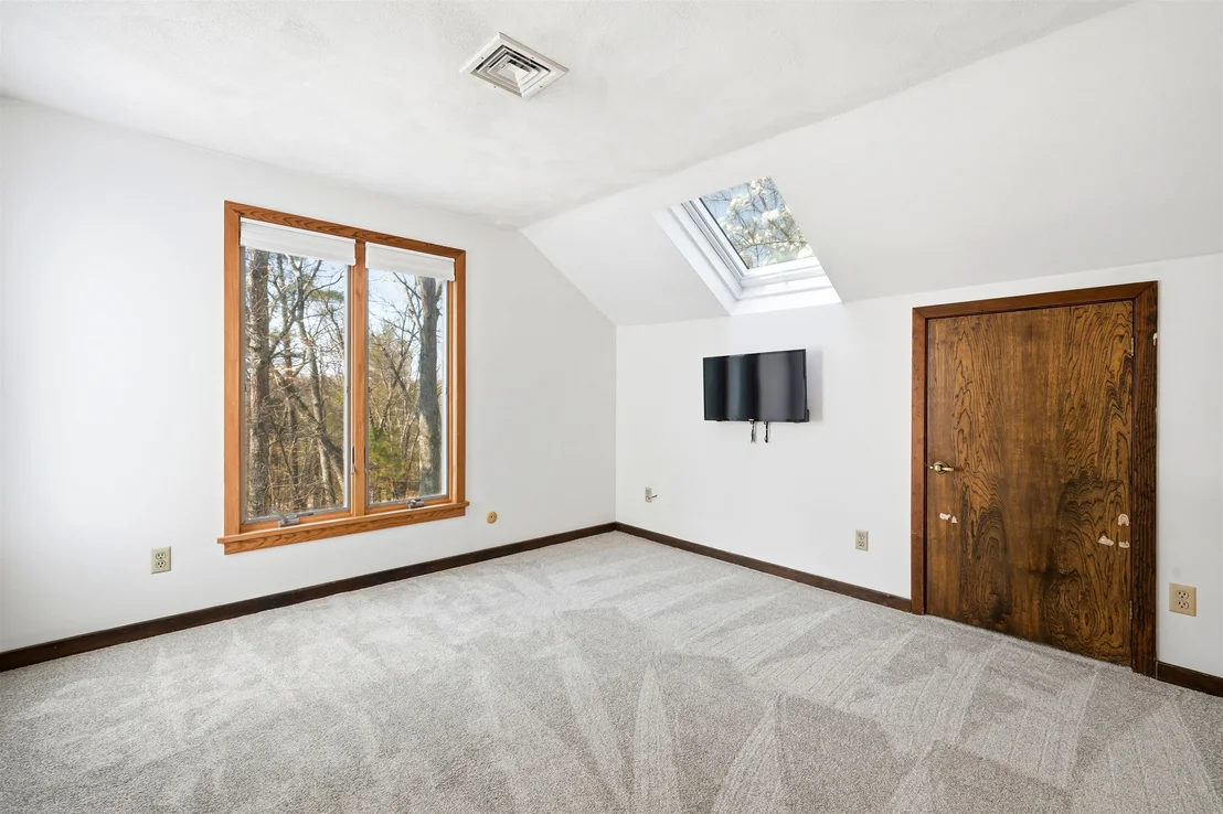 Photo of 88 Meetinghouse