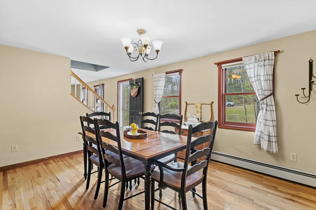 Photo of 345 Davison