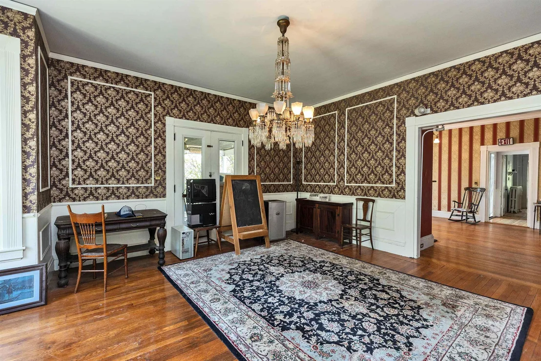 Photo of 24 Maple