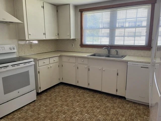 Photo of 98 Greenleaf