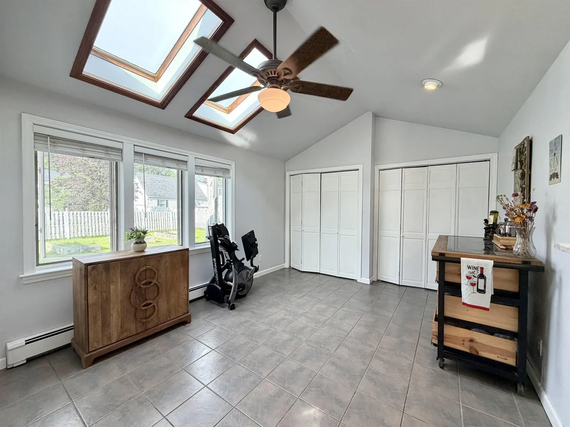 Photo of 23 Guyette