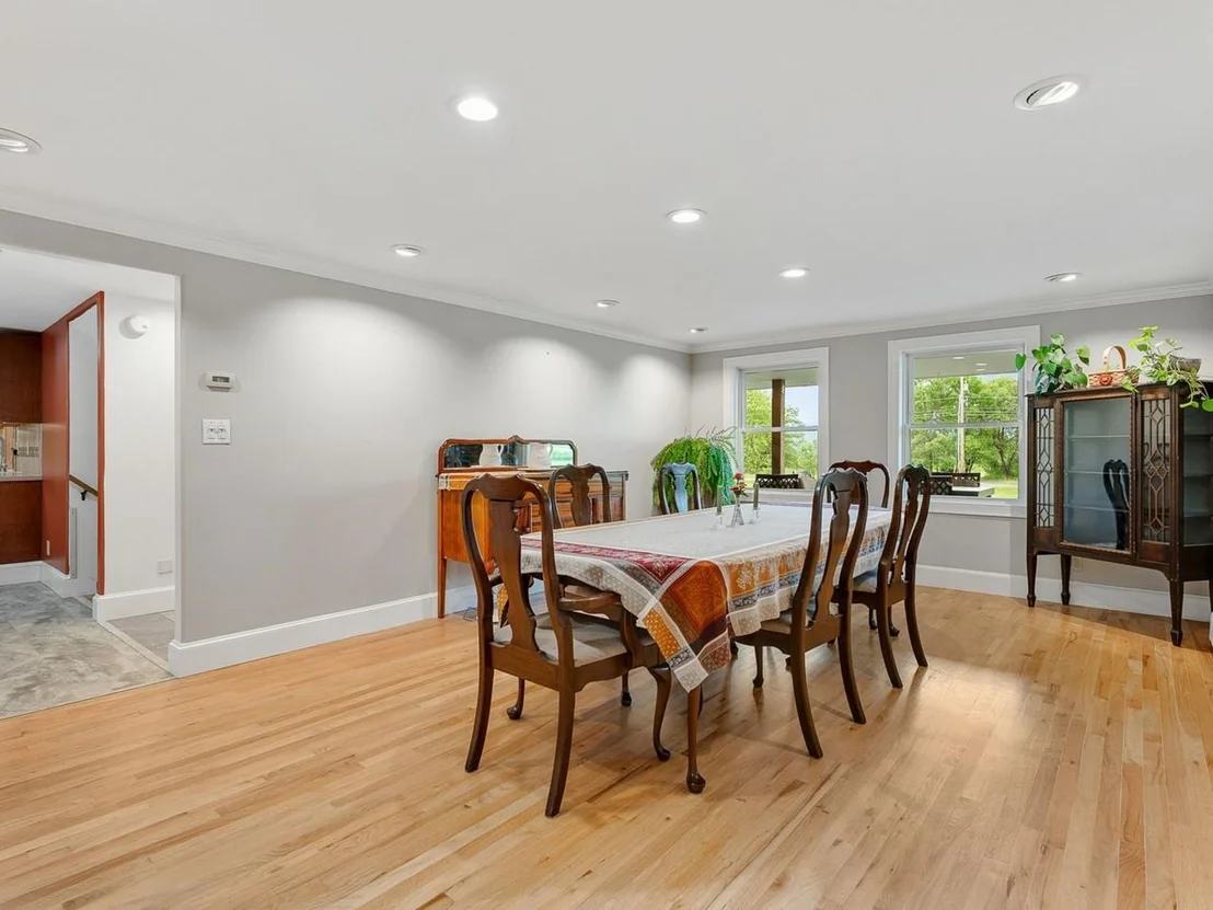 Photo of 1233 Satterly