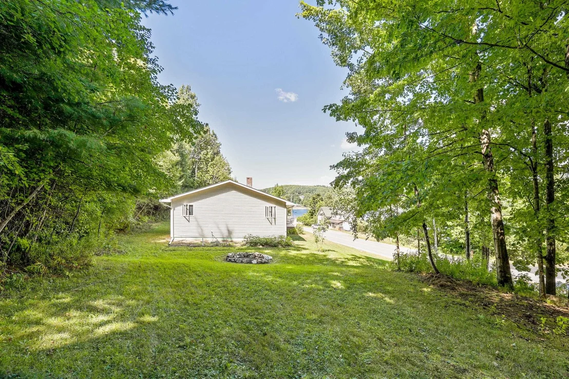 Photo of 370 Lake