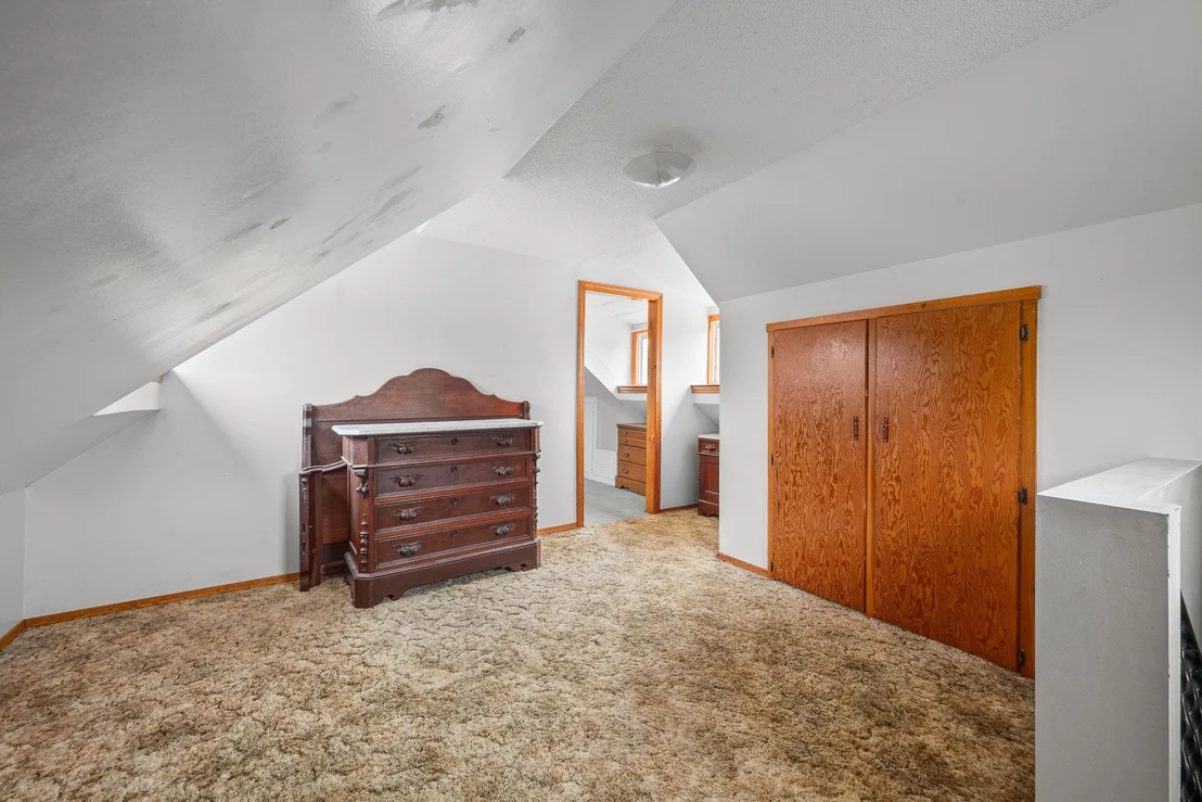 Photo of 18 Corbin