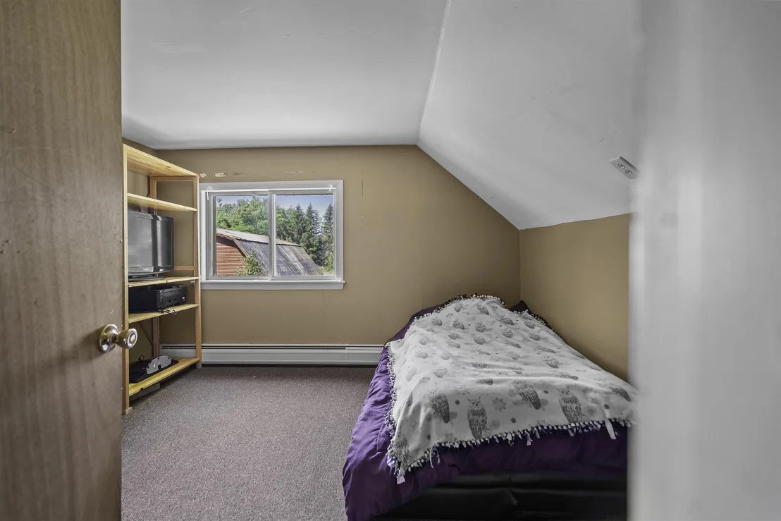 Photo of 385 Burnham Intervale