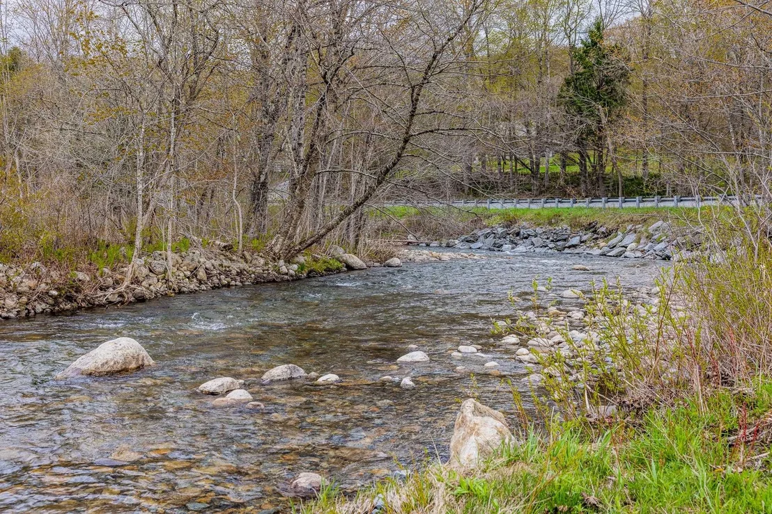 Photo of 00 Vermont Route 25