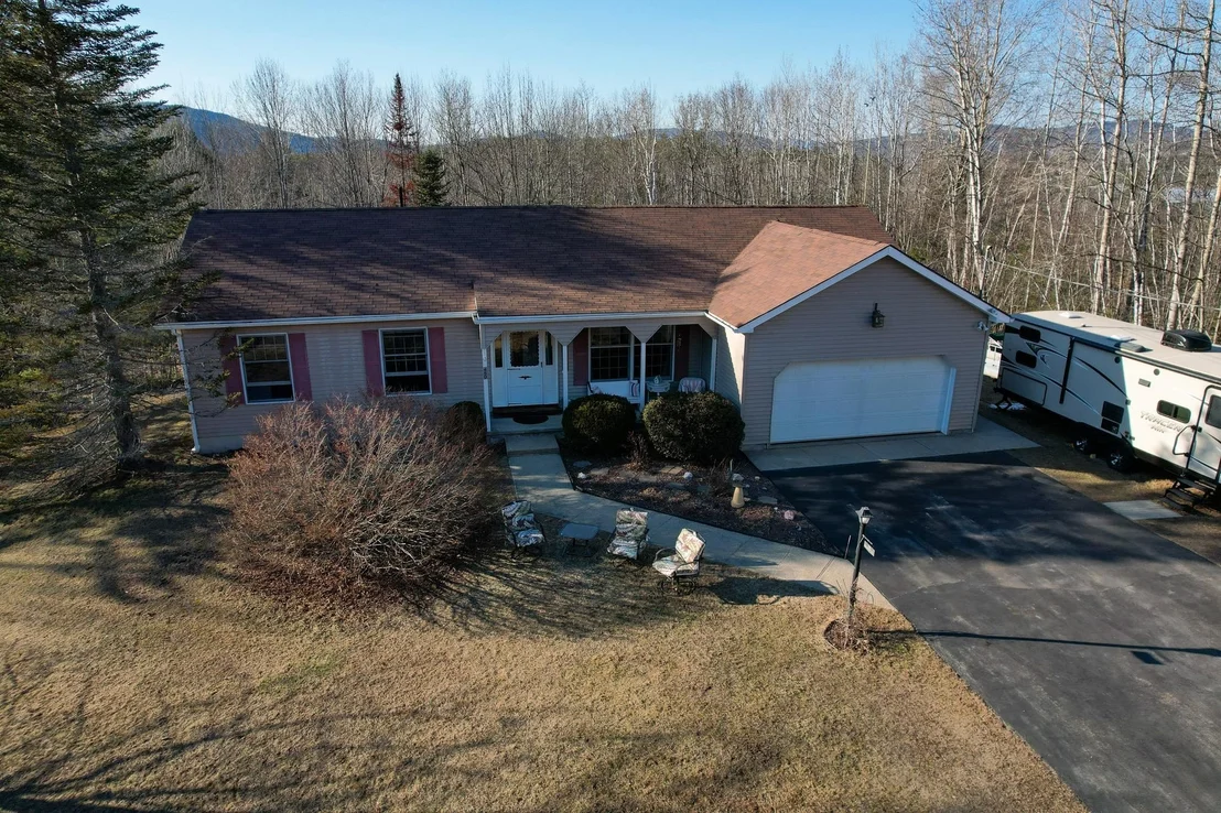 Photo of 450 Upper Birch