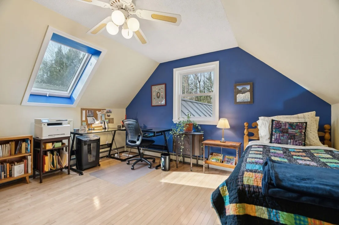 Photo of 455 Hawk Pine