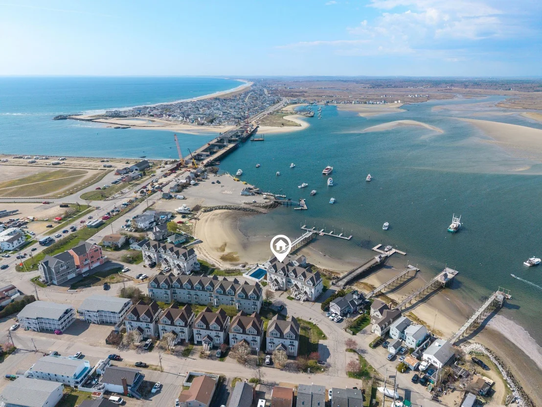 Photo of Unit 4 at 24 Harbor