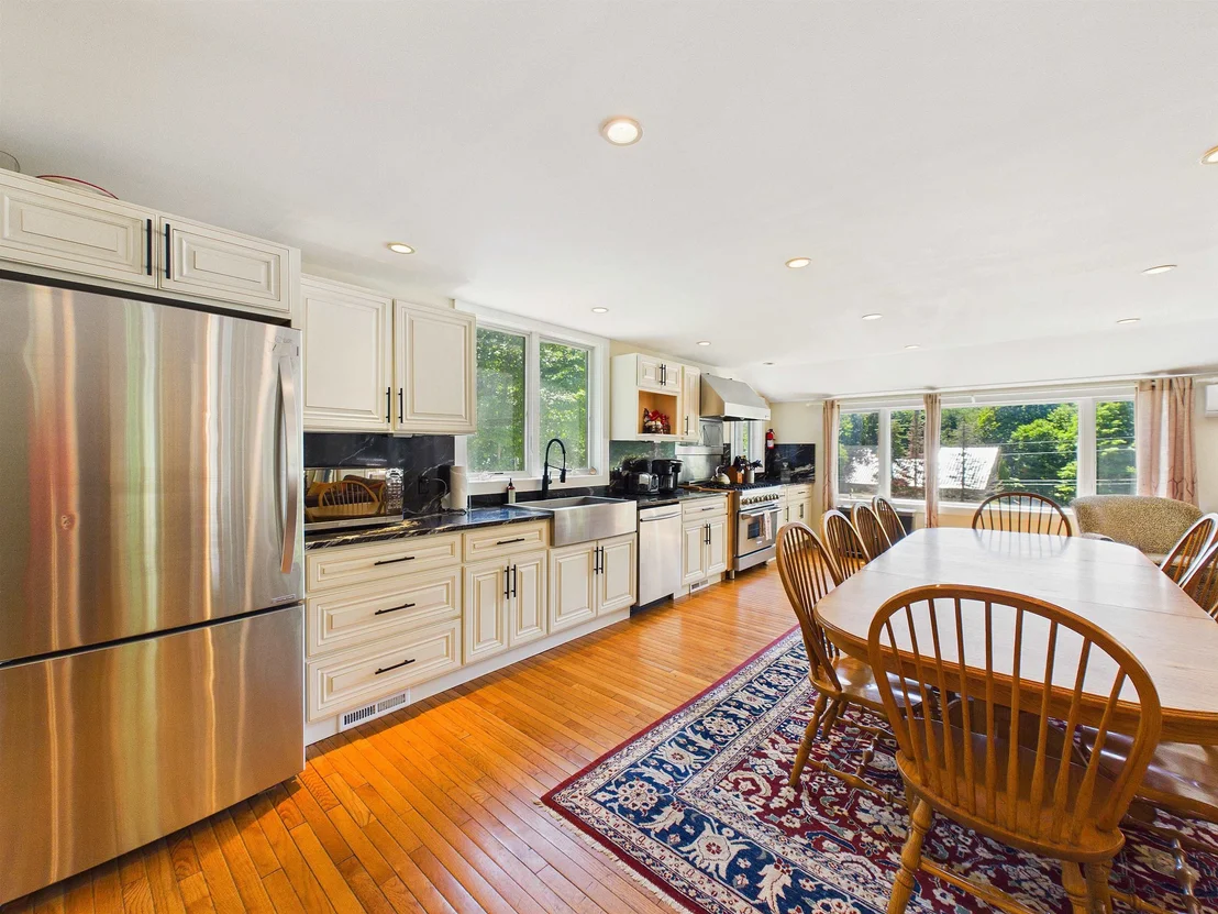 Photo of Unit UNITD at 300 Trailside