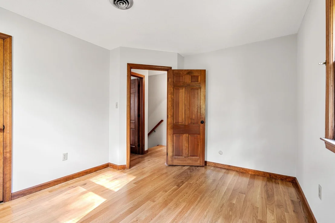 Photo of 34 Sharon