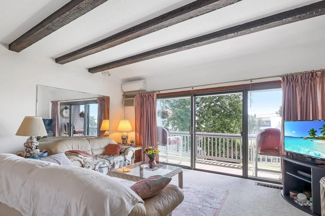 Photo of Unit 1 at 951 Ocean