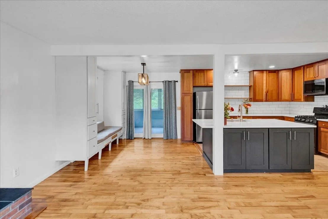 Photo of 9 Griswold