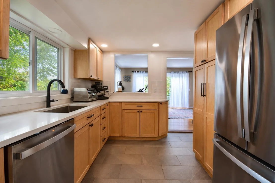 Photo of 2835 Mountain View