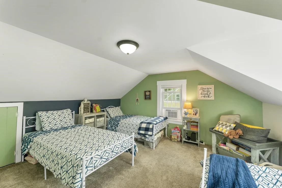 Photo of 12 Mountain View