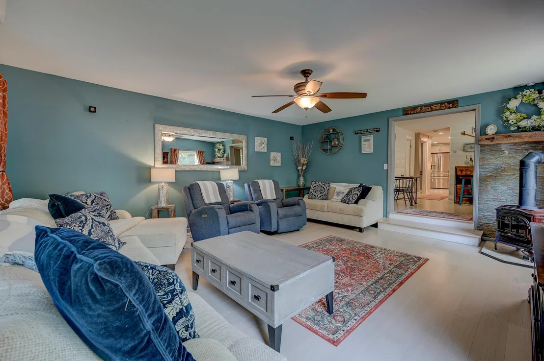 Photo of 633 Cobb Farm