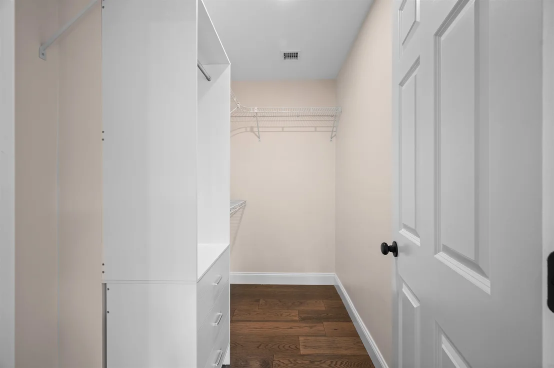Photo of 335 Raymond