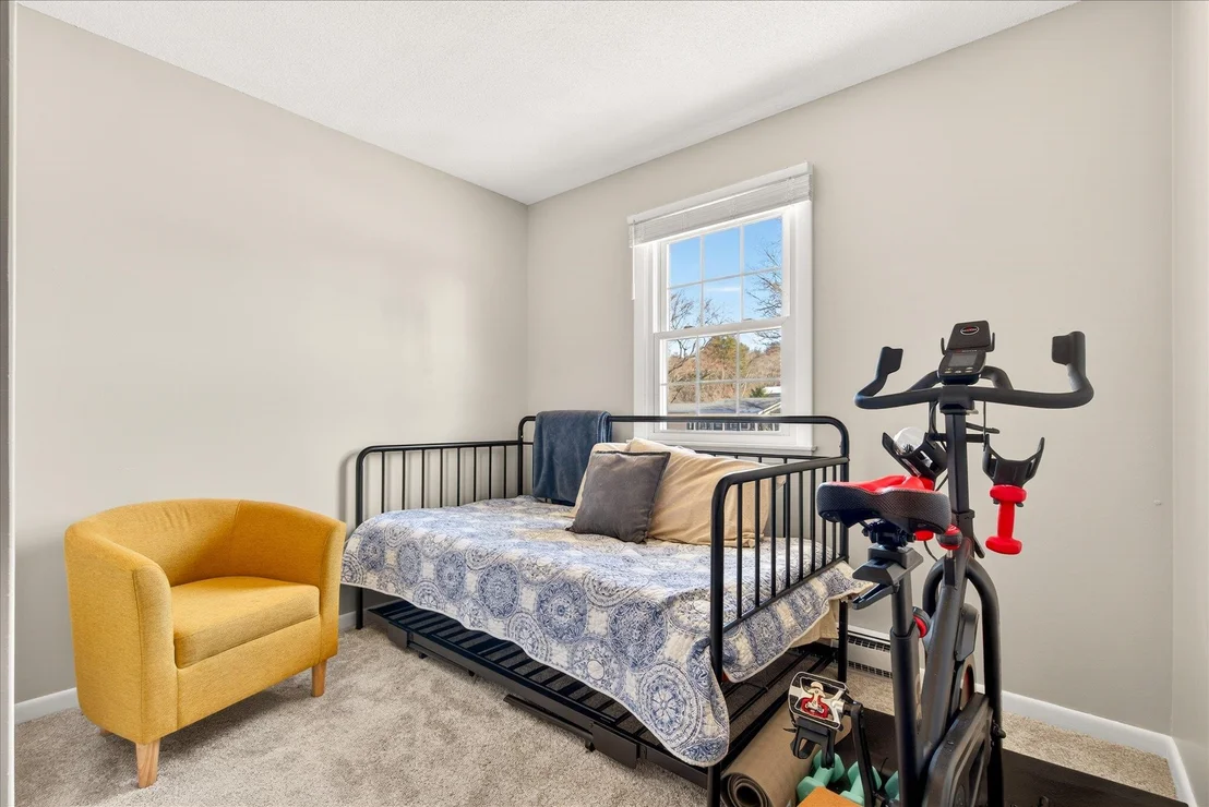 Photo of 681 Colonial