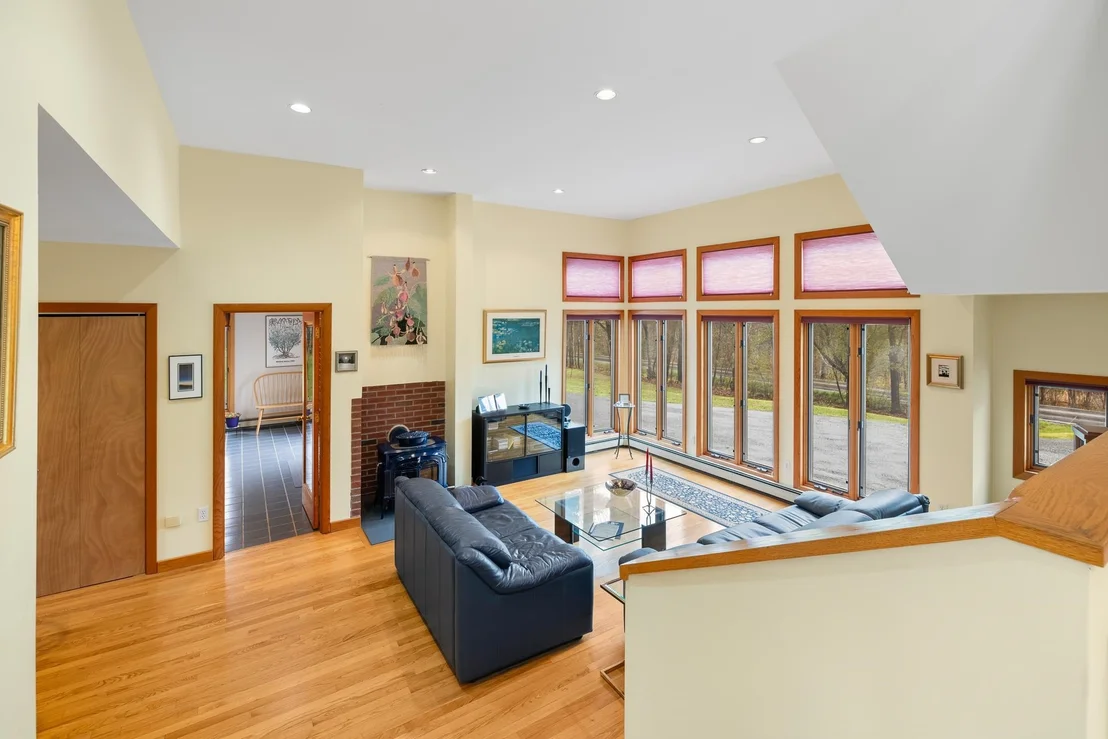 Photo of 8 Laramie