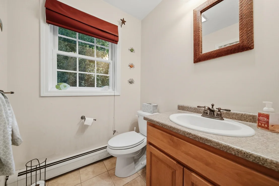 Photo of 298 Stocker Pond
