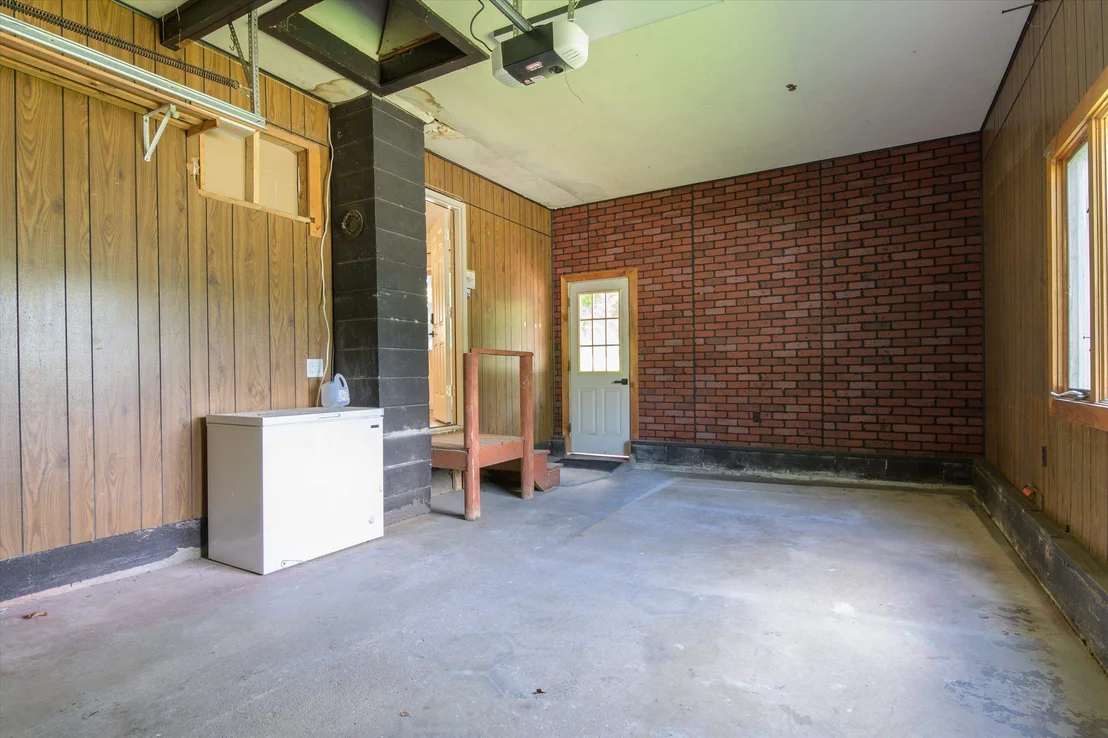 Photo of 1141 Burgess