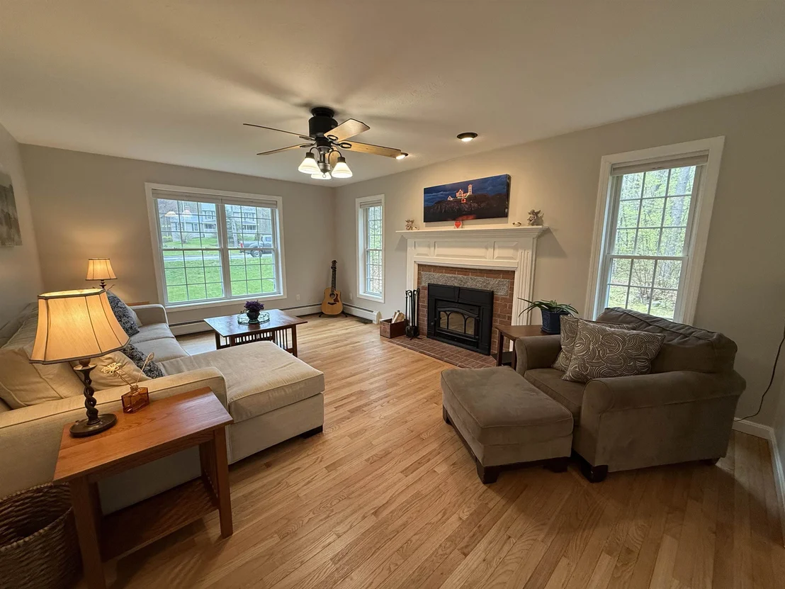 Photo of 28 Fieldstone