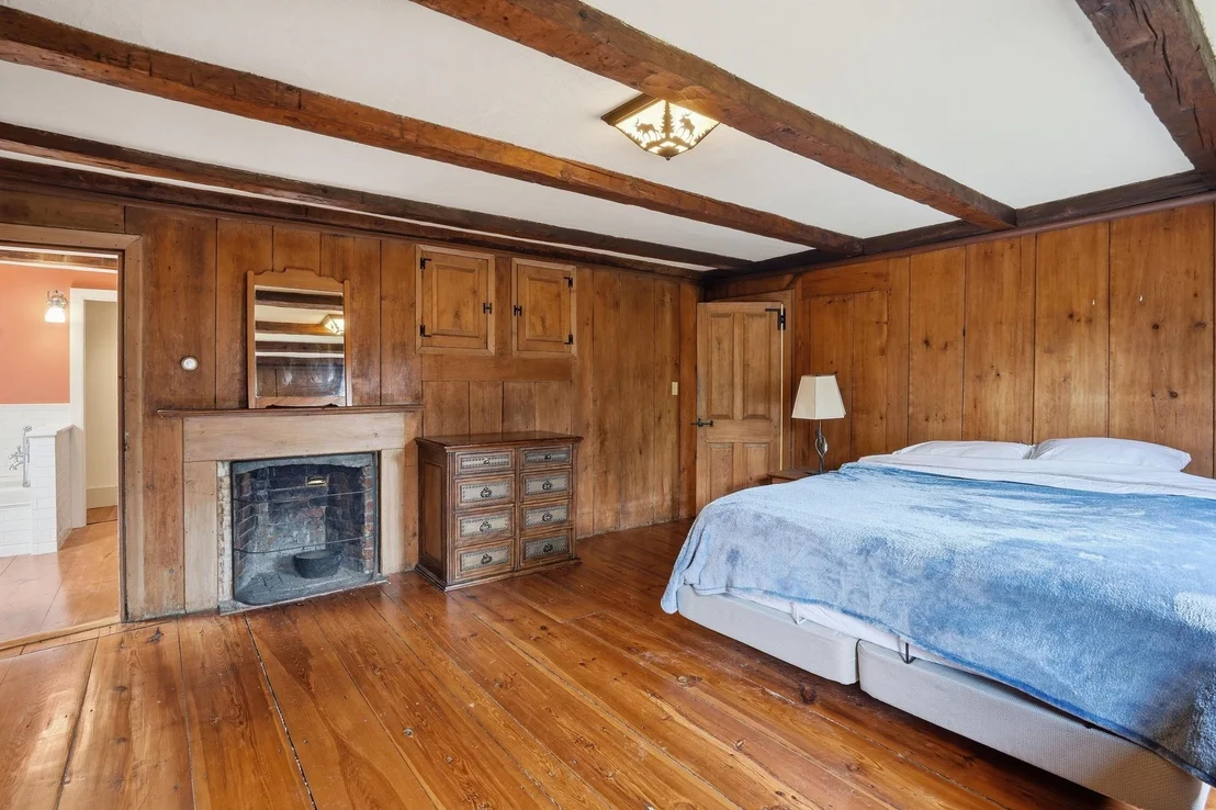 Photo of 515 E Surry
