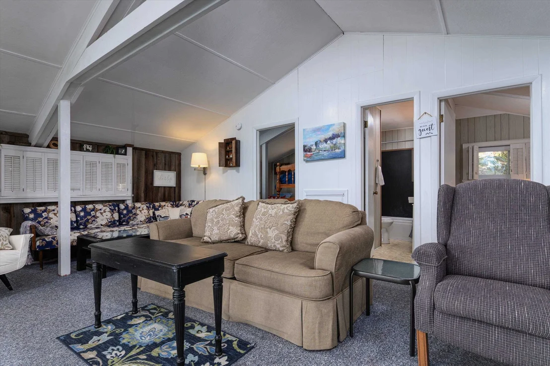 Photo of 976 Avalon Beach
