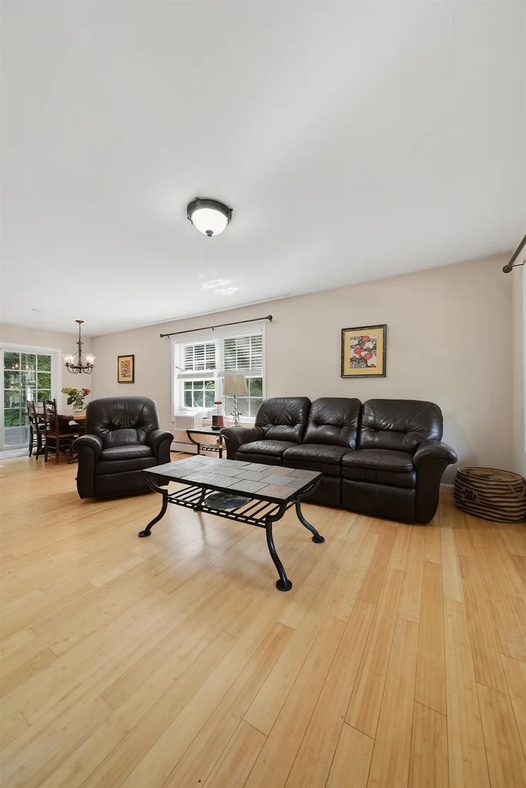 Photo of 298 Stocker Pond