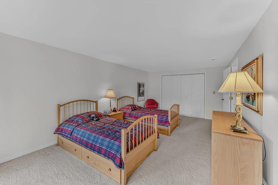 Photo of 323 Hannah