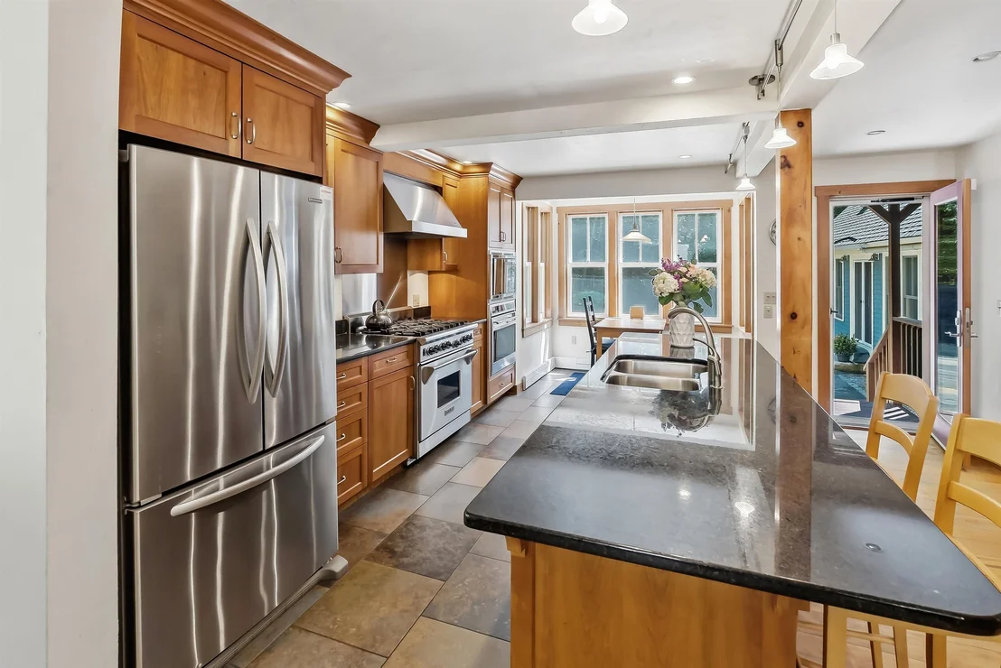 Photo of 1087 County