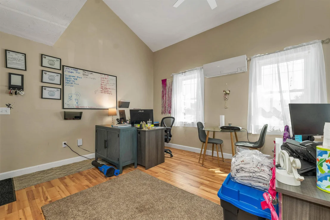 Photo of Unit E at 328 Daniel Webster