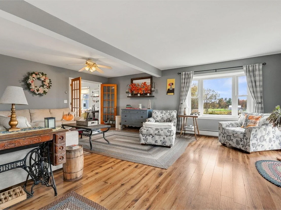 Photo of 771 Robinson