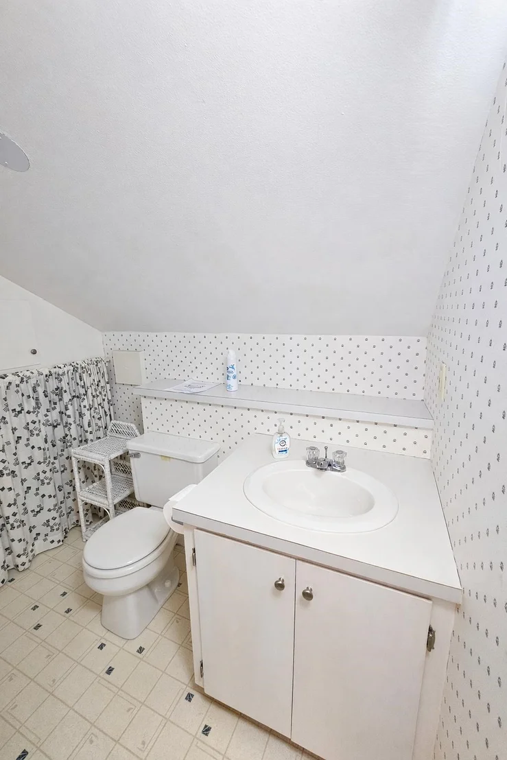 Photo of 1254 Bluff