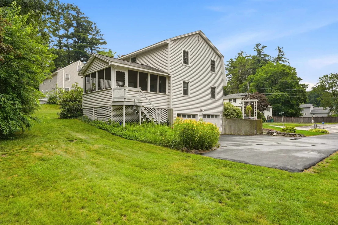 Photo of 9 Whitman