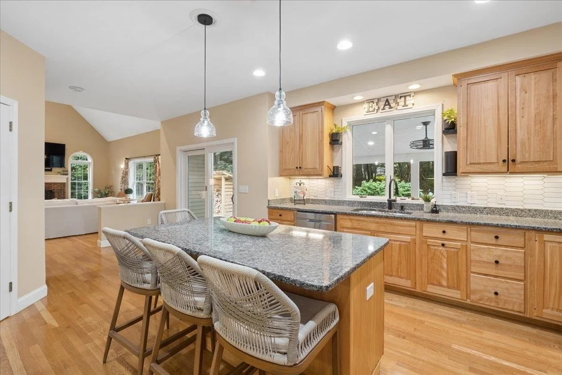 Photo of 75 Tirrell