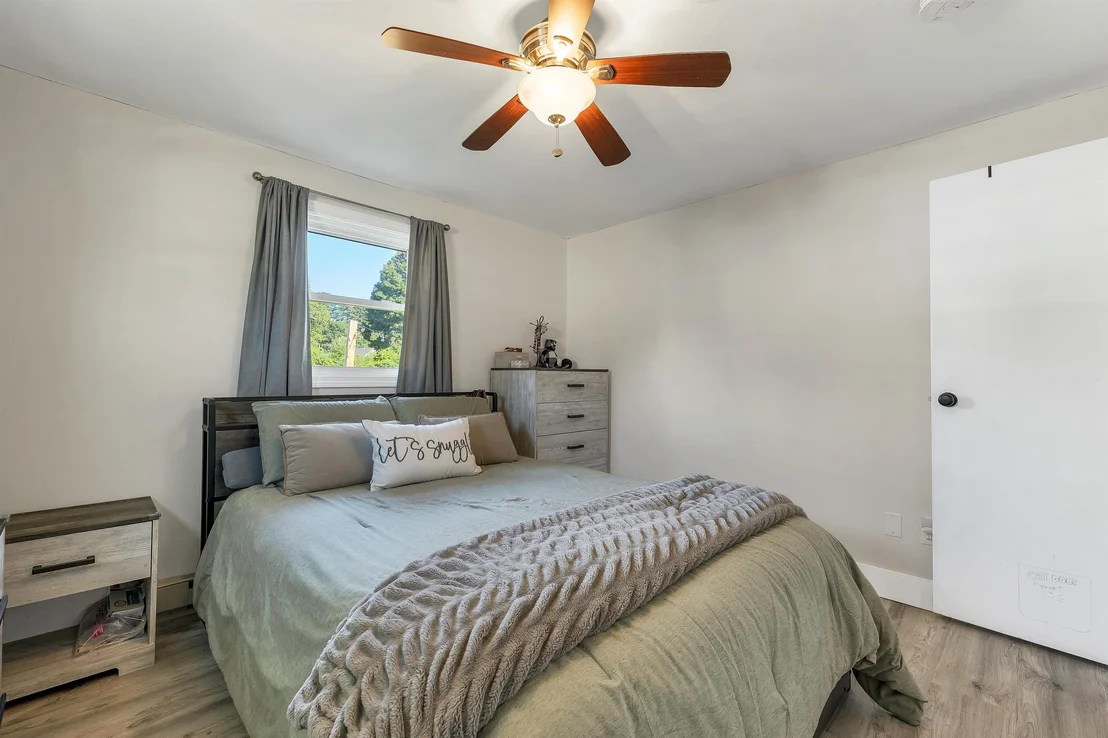 Photo of 6 Emerson